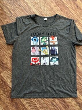 Dark Gray 'Today I Feel' Inside Out Graphic Men's Tee